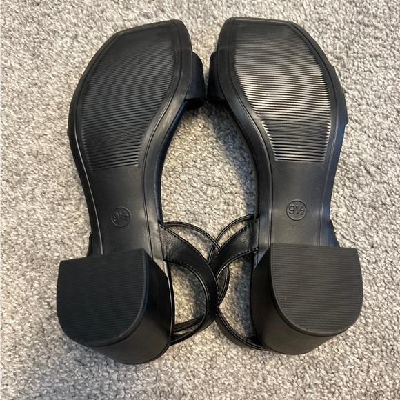 Heels - Picture 6 of 6